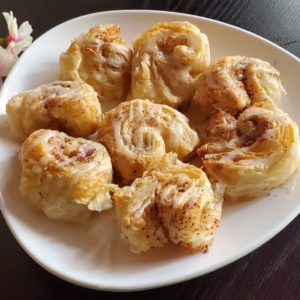 puff pastry cinnamon roll
