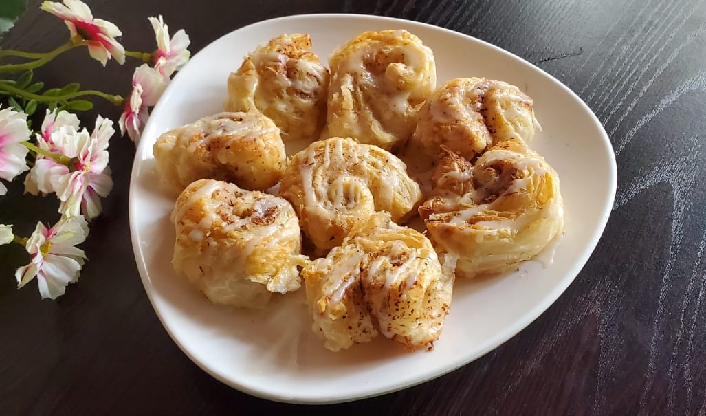 puff pastry cinnamon roll